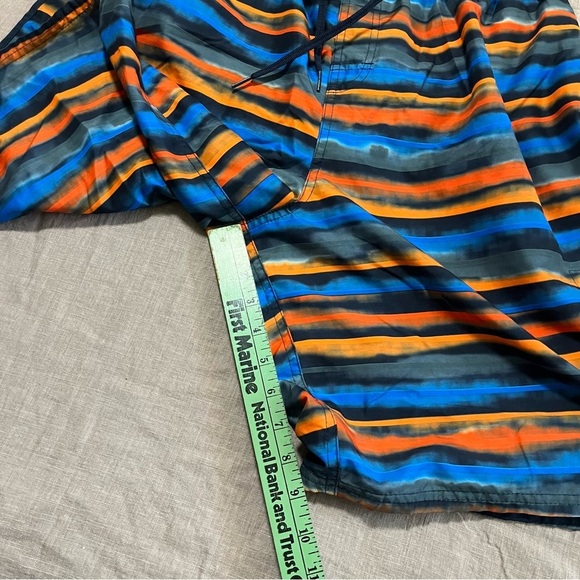 Nike Men's Swim Board Shorts Multicolor Abstract Pattern Size XXL Drawstring - Picture 4 of 6